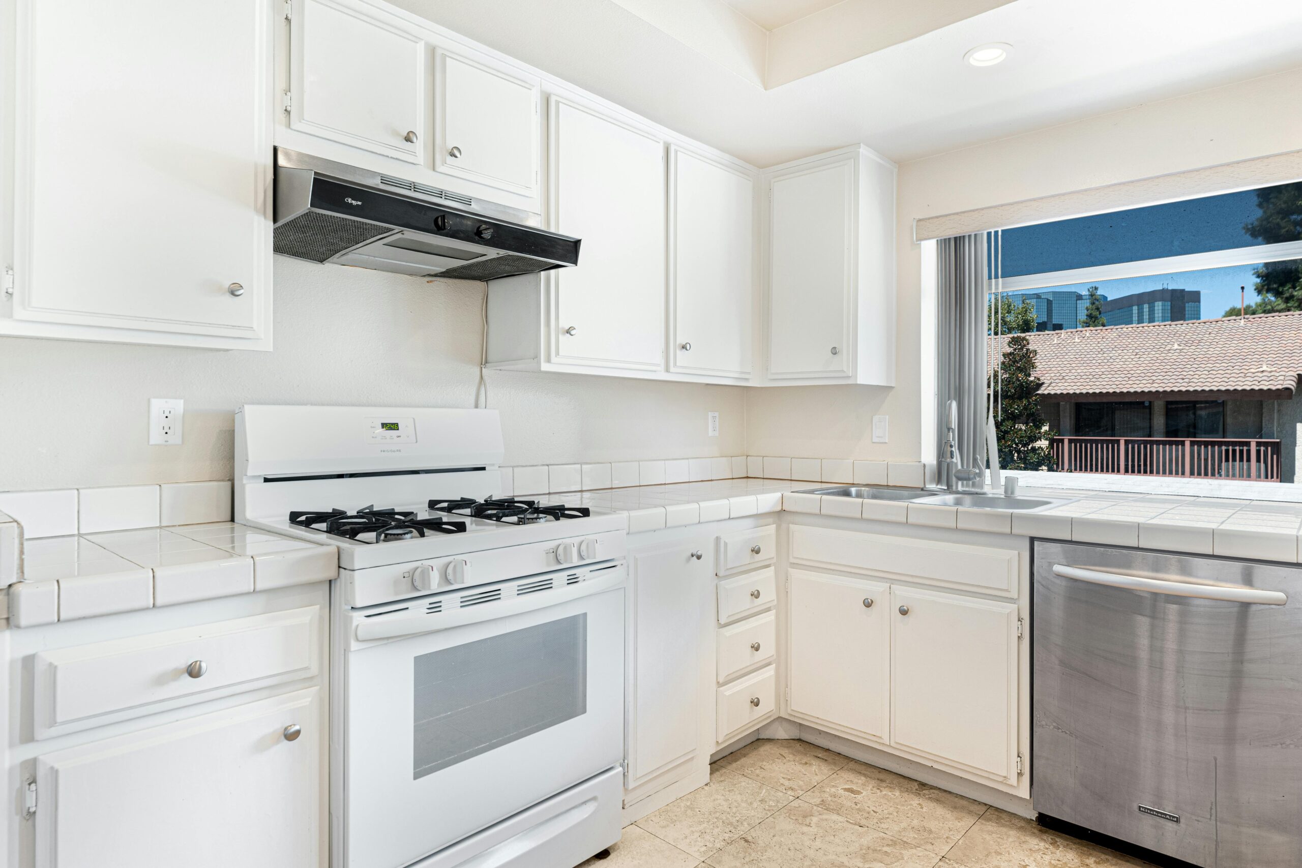 Choosing the Best Kitchen Countertops and Island Options for Your Sacramento Kitchen Remodel